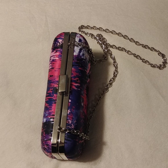 Hard case clutch purse - Picture 4 of 5